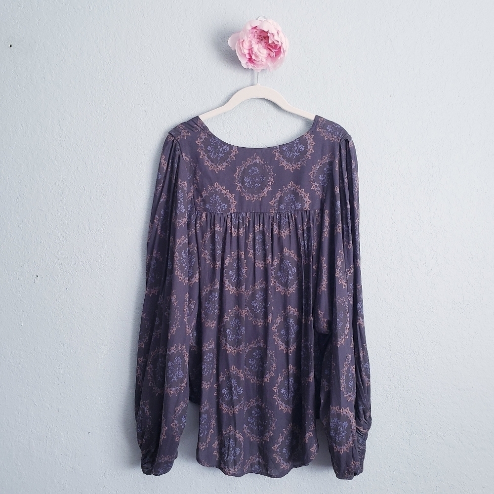 Free People Cowling Around Gray Floral Paisley Long Sleeve Blouse - Picture 8 of 8